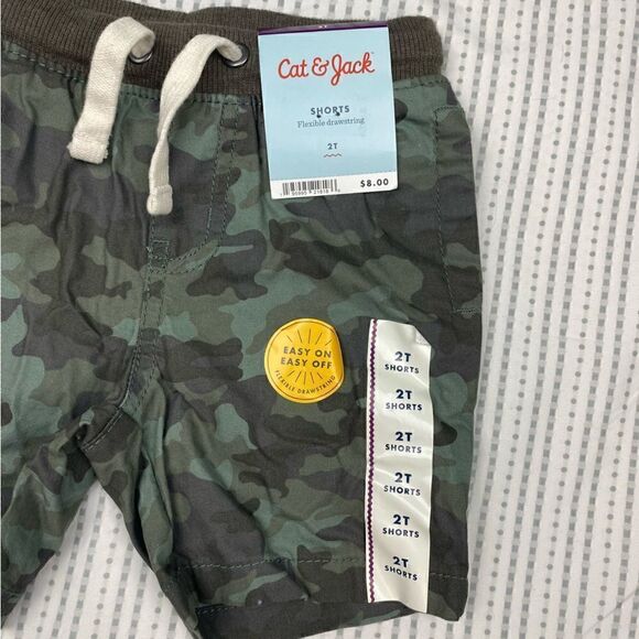 Cat and Jack camo shorts - Picture 2 of 6